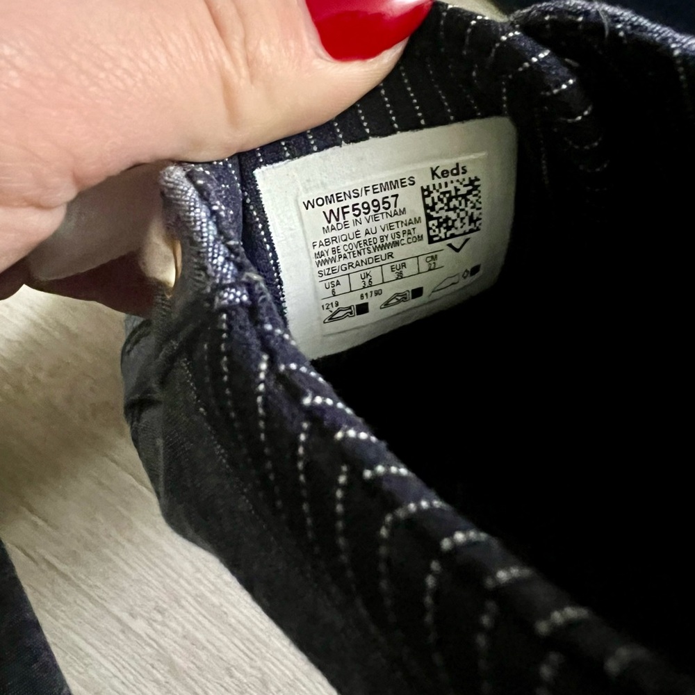 Keds - Picture 2 of 3